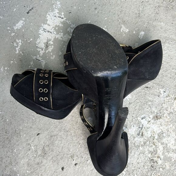 Fendi T strap suede platforms with gold grommets - Picture 9 of 13